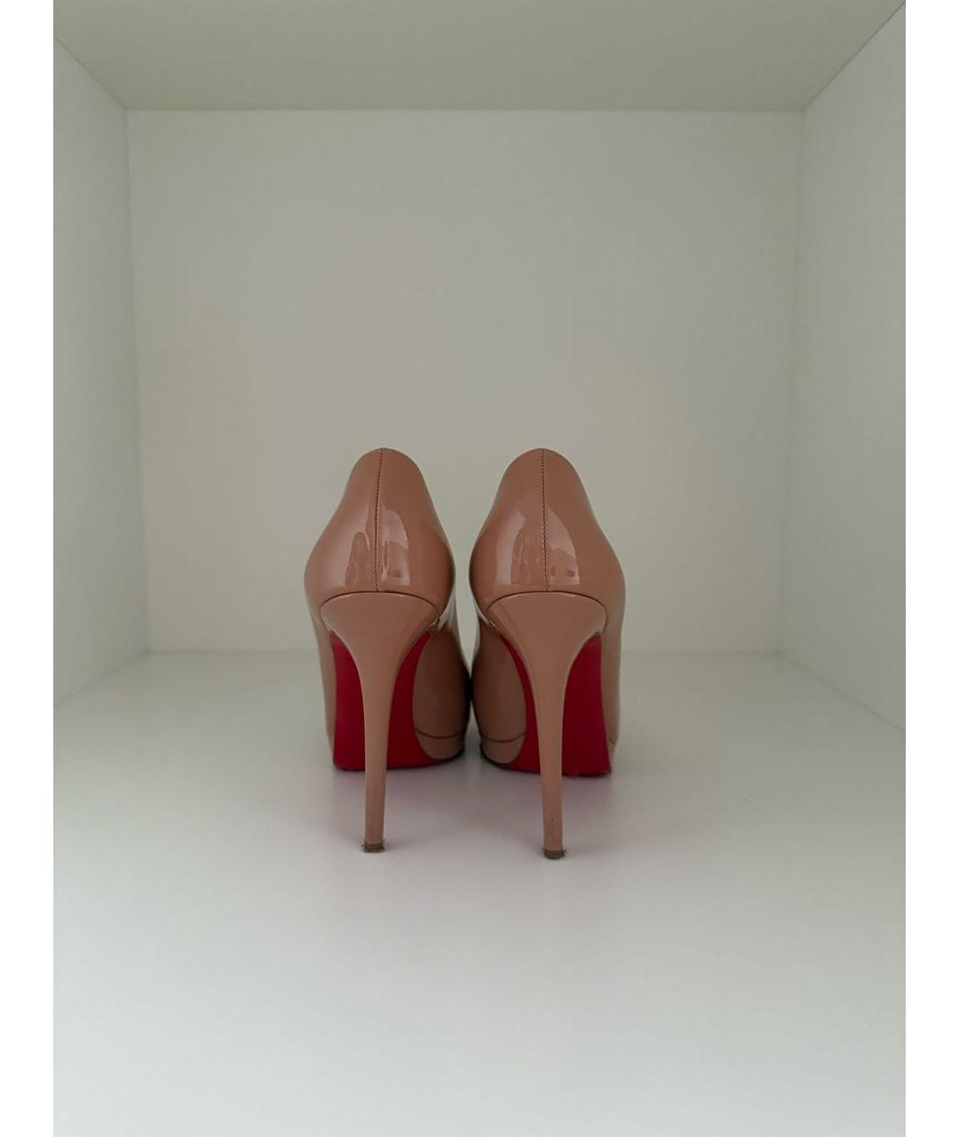 CHRISTIAN LOUBOUTIN Бежевые туфли из лакированной кожи, фото 4