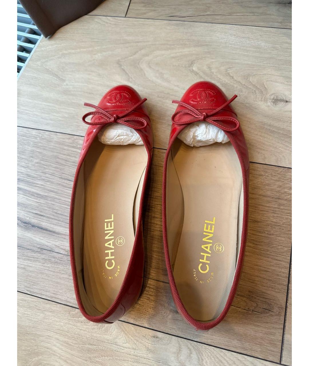CHANEL Красные балетки из лакированной кожи, фото 3