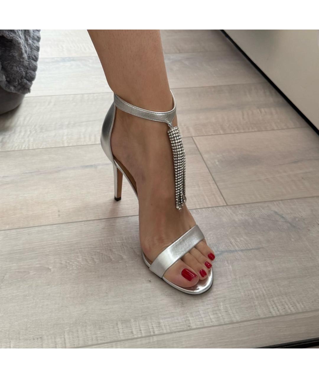 JIMMY CHOO Серебряные кожаные босоножки, фото 7