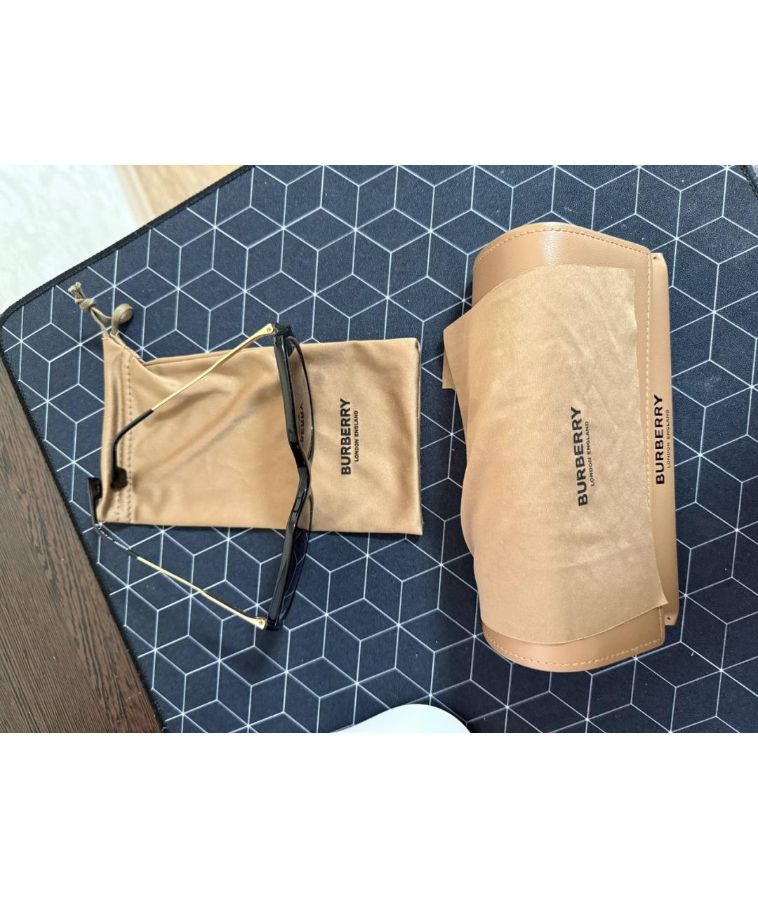 BURBERRY Черные пластиковые солнцезащитные очки, фото 4