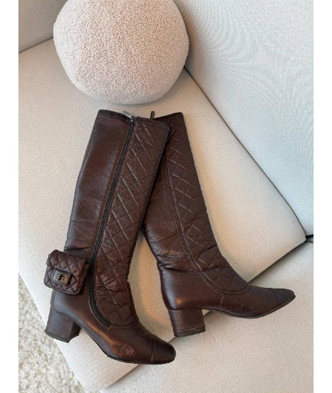 CHANEL Коричневые кожаные сапоги, фото 2