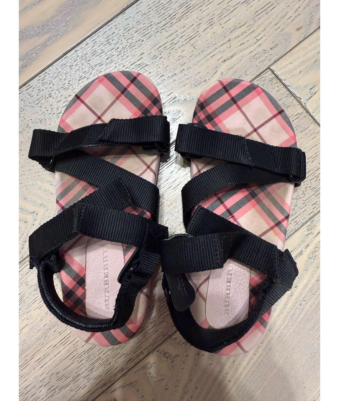 BURBERRY Черные текстильные сандалии и шлепанцы, фото 2