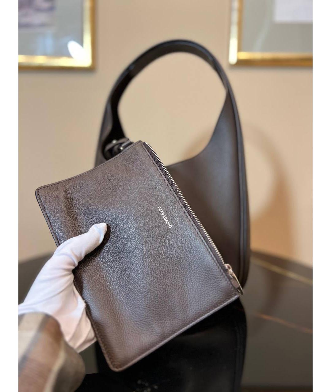 FERRAGAMO Коричневая кожаная сумка с короткими ручками, фото 5
