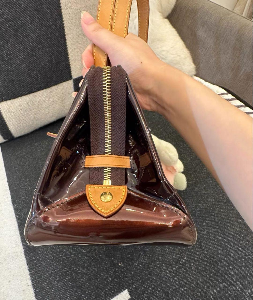LOUIS VUITTON Бордовая сумка с короткими ручками из лакированной кожи, фото 7