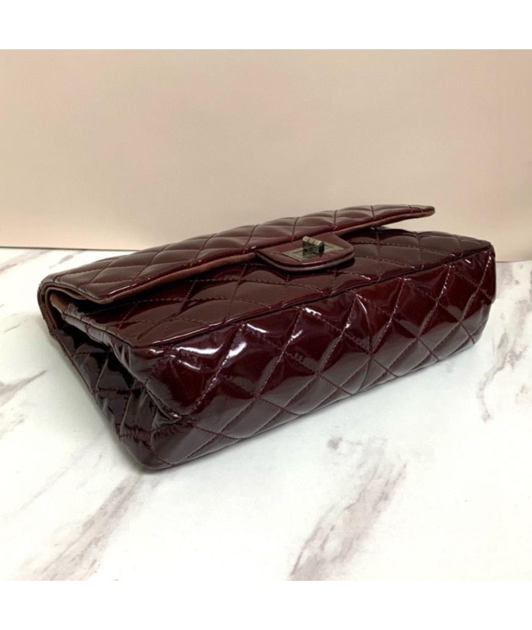 CHANEL Бордовая сумка через плечо из лакированной кожи, фото 6
