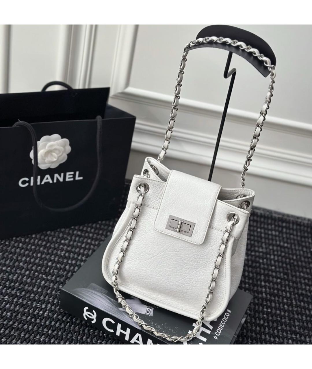 CHANEL Белая кожаная сумка через плечо, фото 6