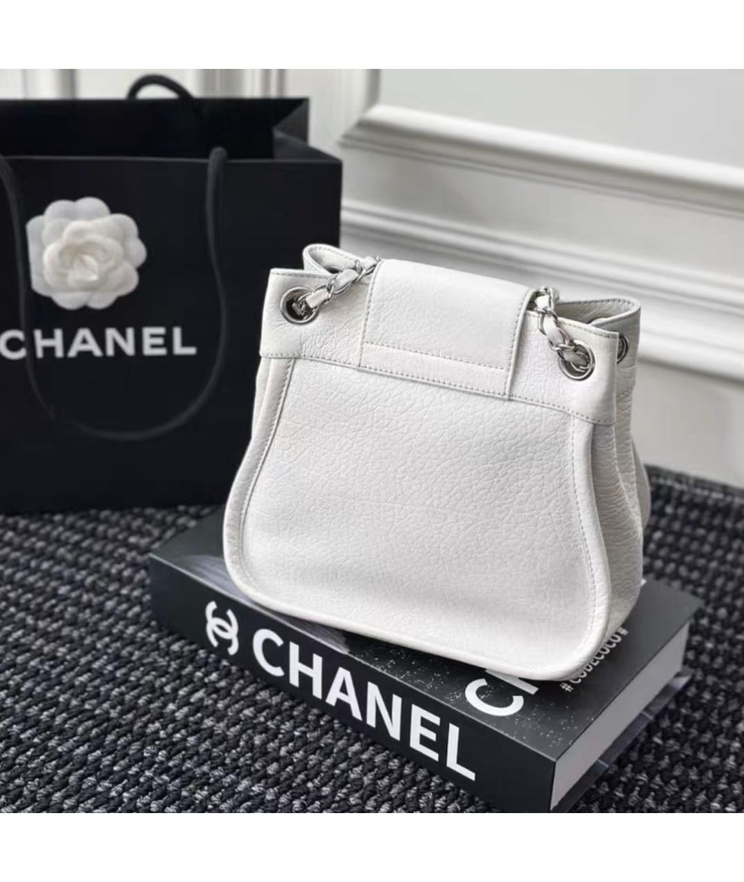 CHANEL Белая кожаная сумка через плечо, фото 3
