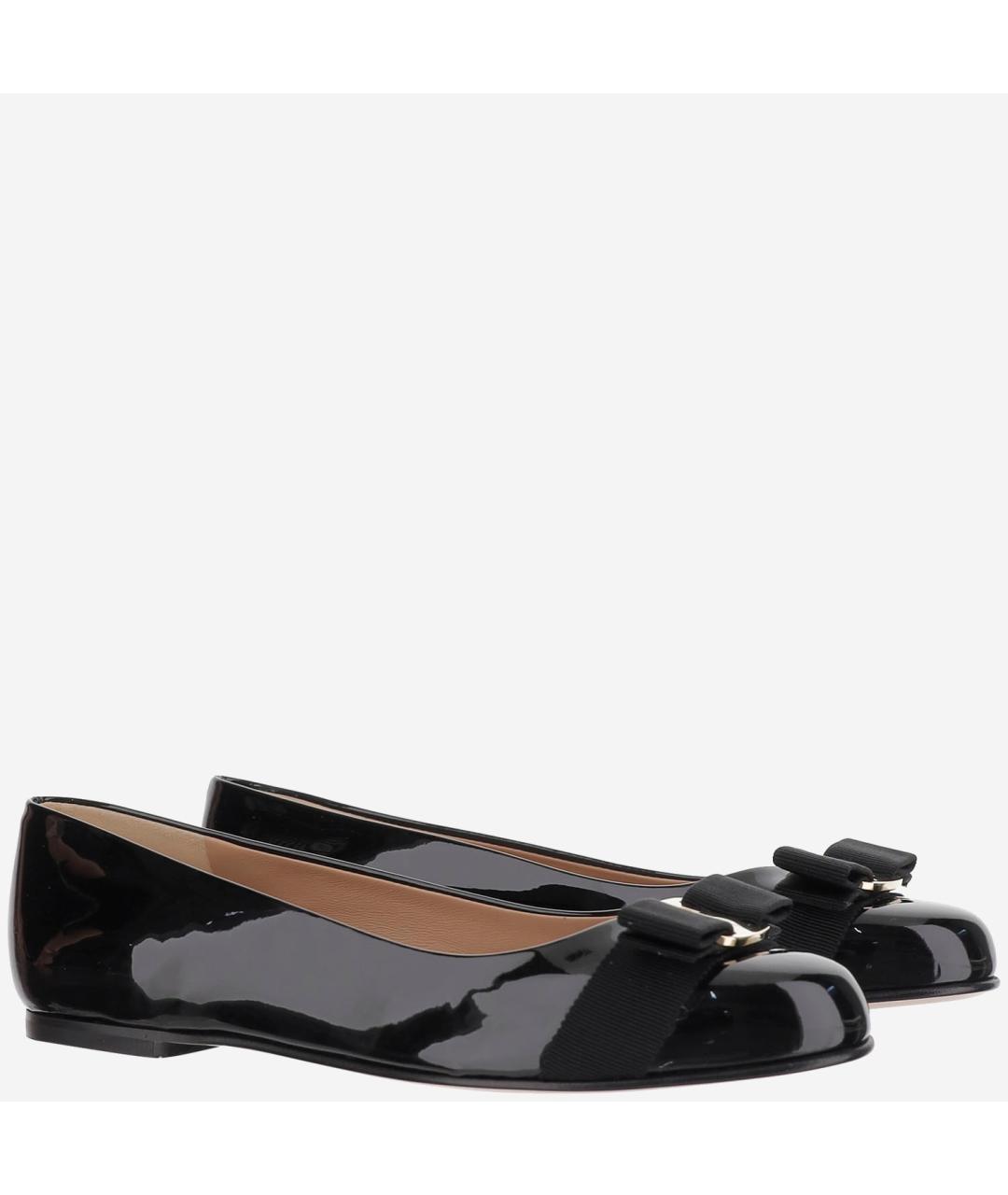 FERRAGAMO Черные балетки из лакированной кожи, фото 3