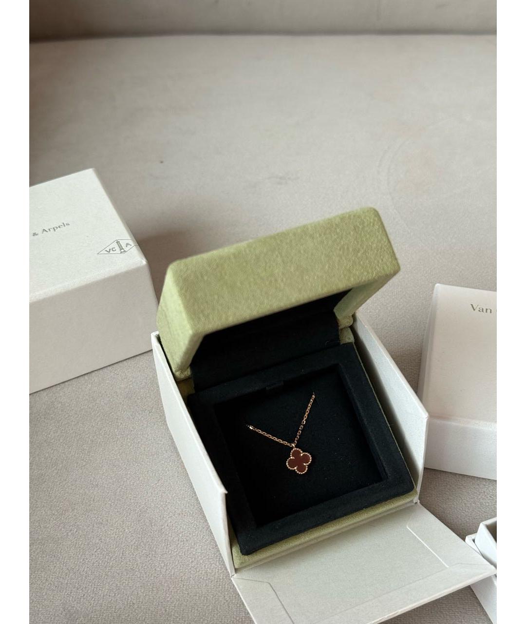 VAN CLEEF & ARPELS Бордовая подвеска из желтого золота, фото 2