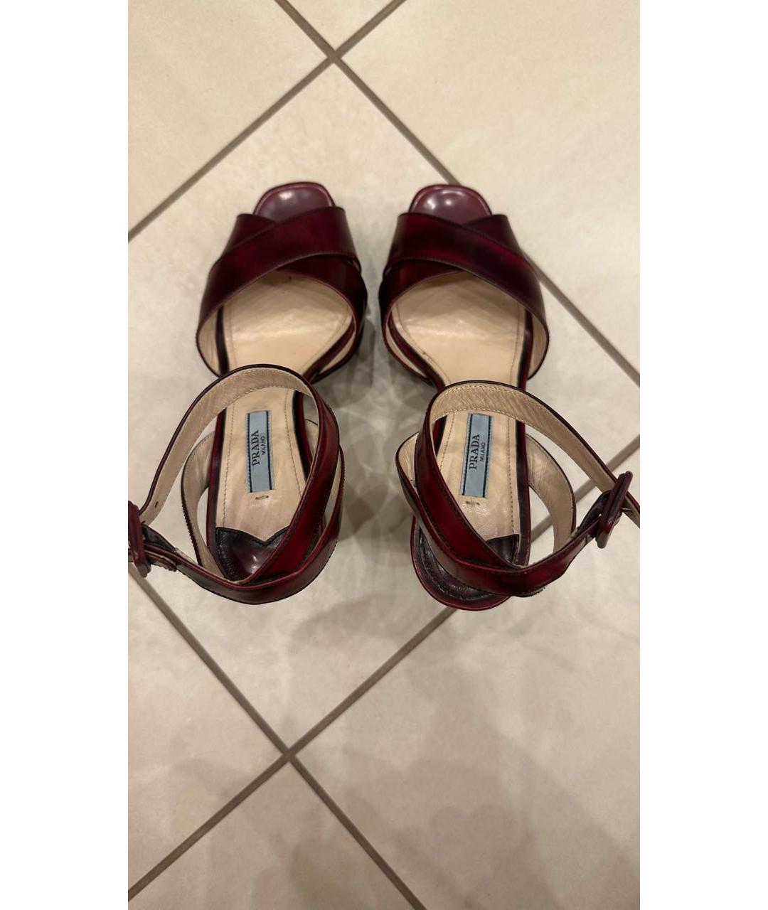 PRADA Бордовые кожаные босоножки, фото 3
