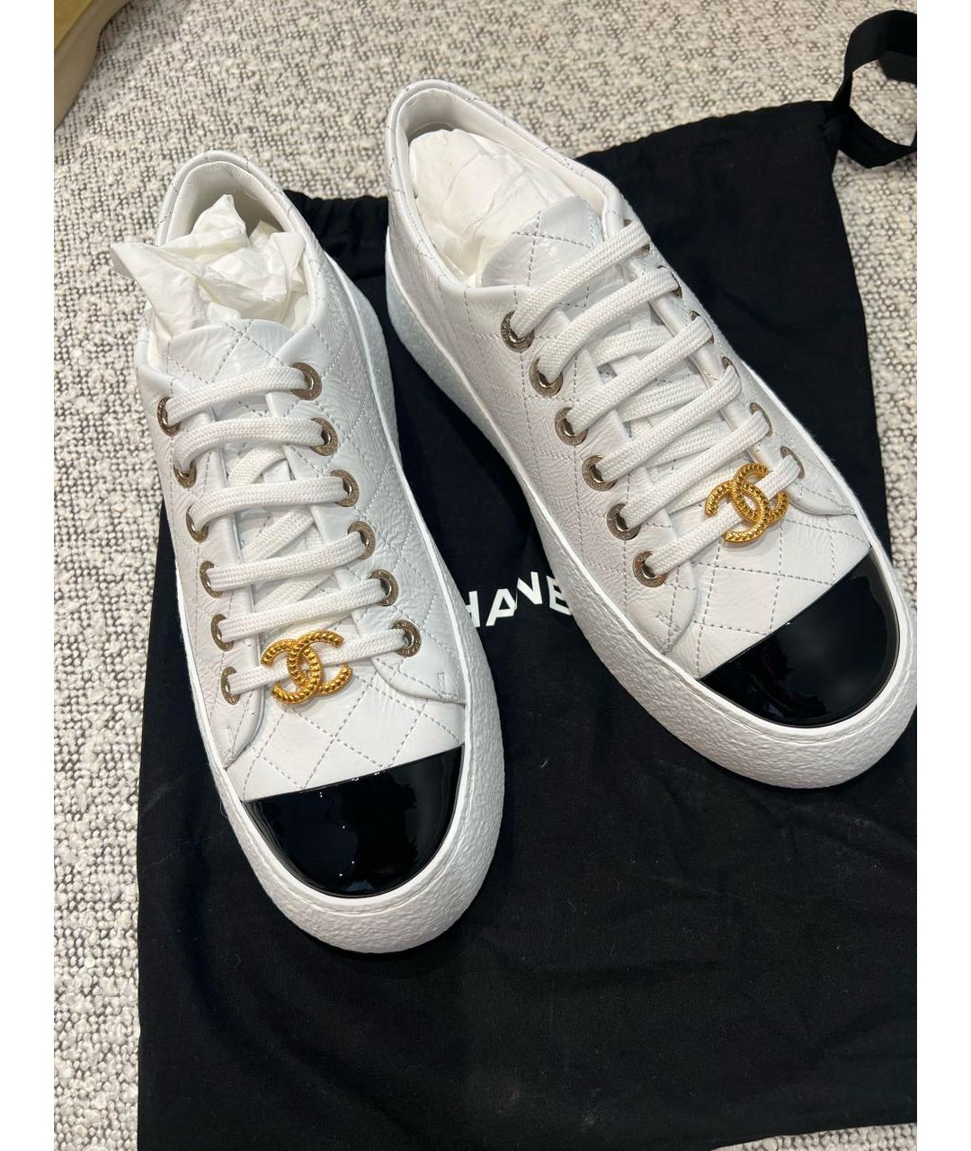 CHANEL Белые кожаные кеды, фото 2