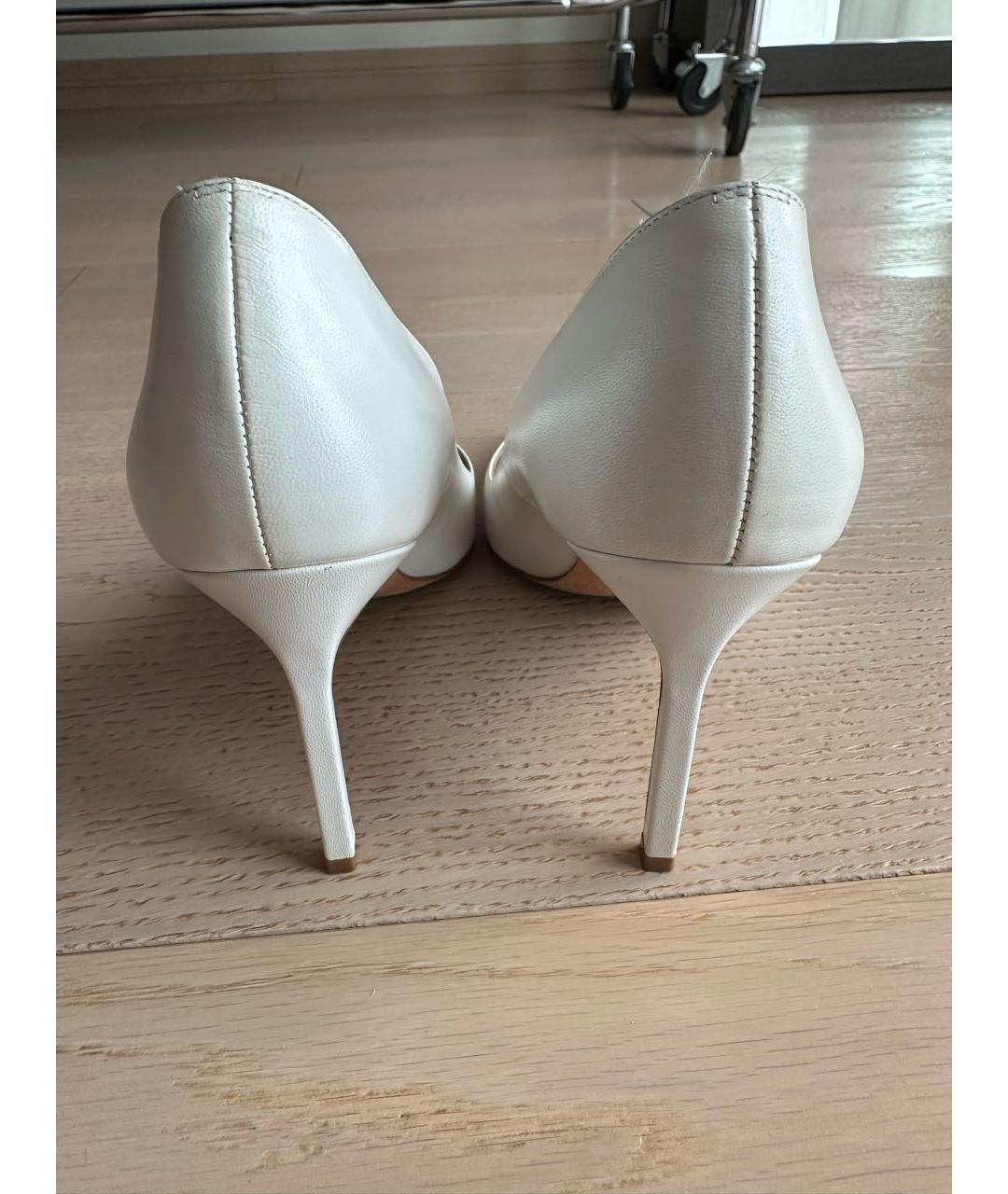 MANOLO BLAHNIK Белые кожаные туфли, фото 4