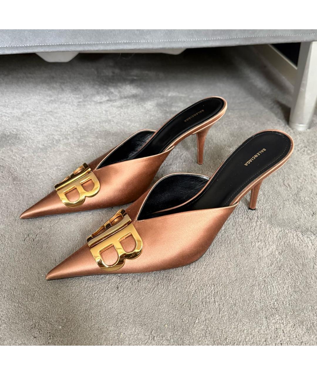 BALENCIAGA Золотые текстильные мюли, фото 2