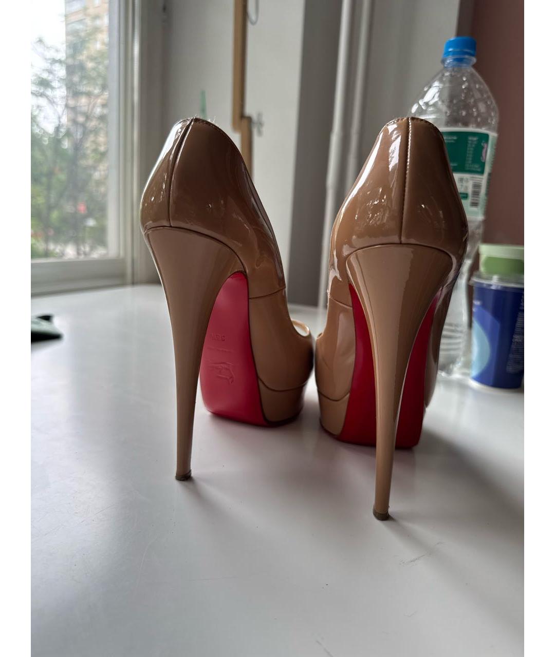 CHRISTIAN LOUBOUTIN Бежевые кожаные туфли, фото 4