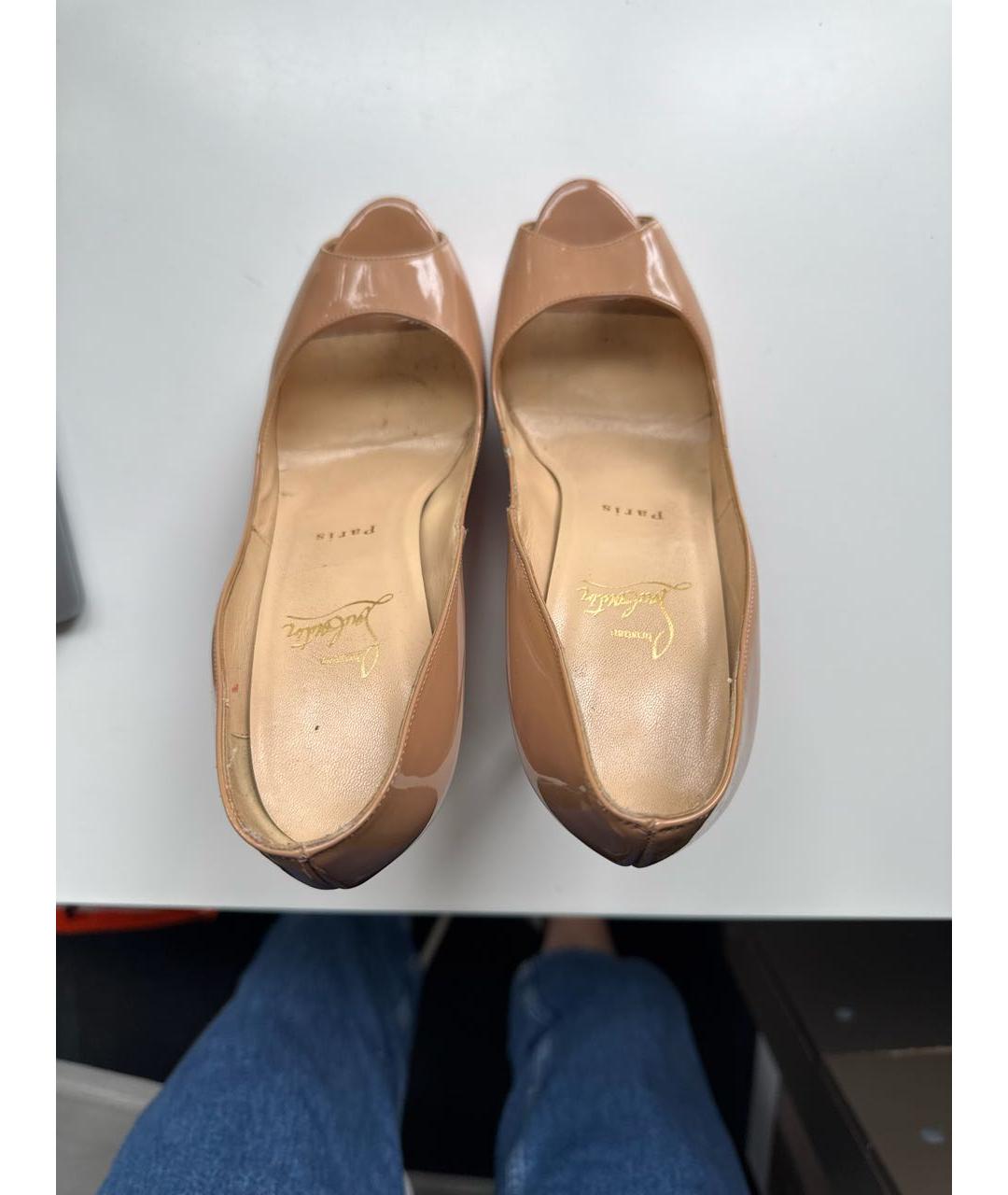 CHRISTIAN LOUBOUTIN Бежевые кожаные туфли, фото 3