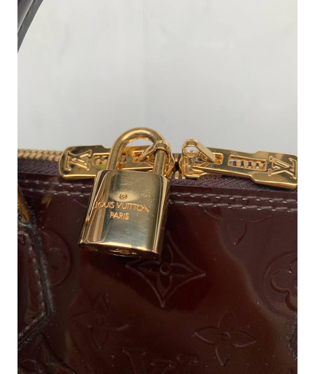 LOUIS VUITTON Бордовая сумка с короткими ручками из лакированной кожи, фото 5