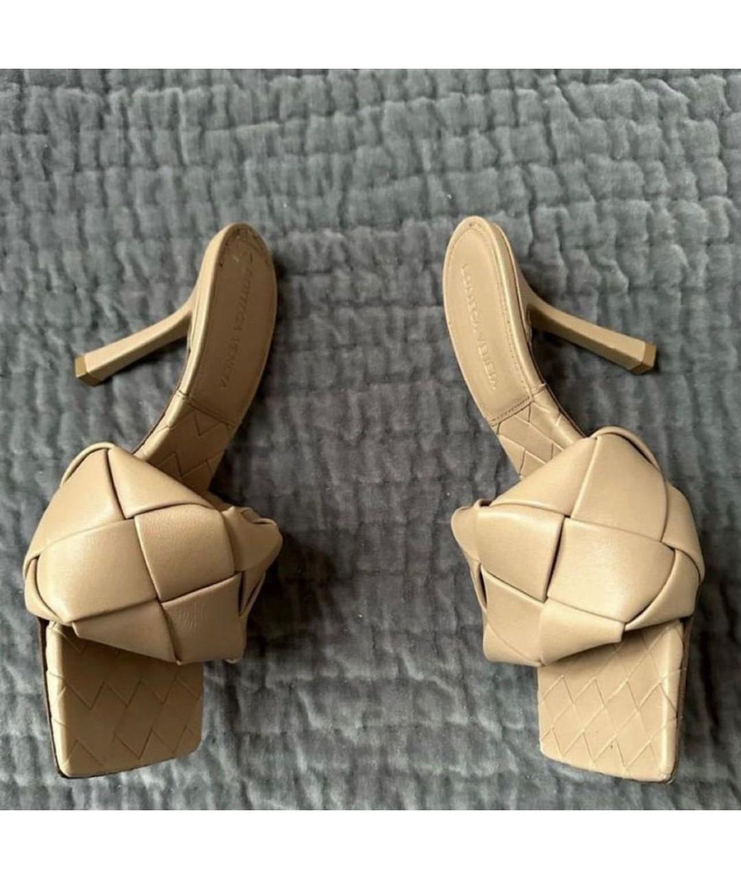 BOTTEGA VENETA Бежевые кожаные мюли, фото 3