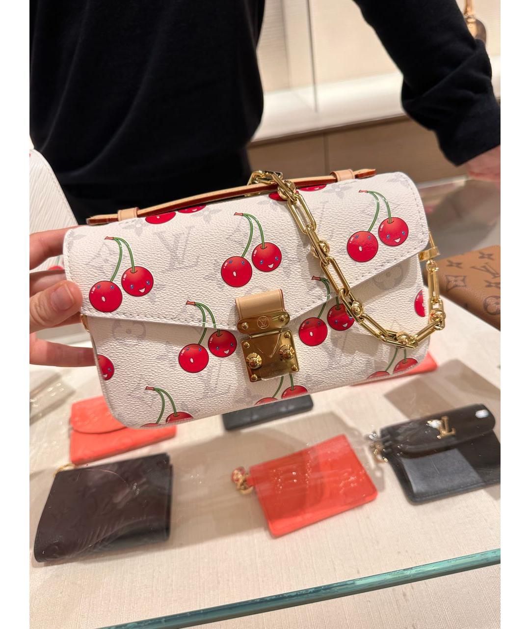 LOUIS VUITTON Белая сумка через плечо, фото 2