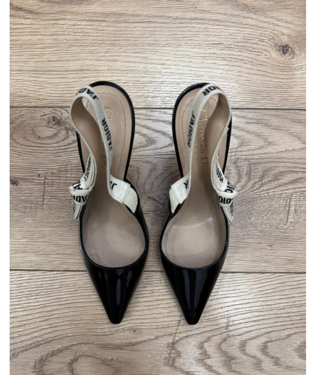 CHRISTIAN DIOR Черные босоножки из лакированной кожи, фото 2