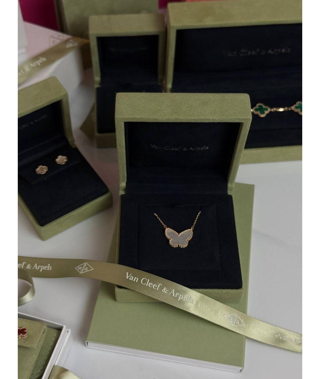 VAN CLEEF & ARPELS Белая подвеска из желтого золота, фото 2