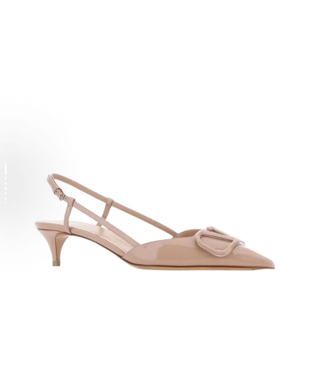 VALENTINO Бежевые лодочки на низком каблуке из лакированной кожи, фото 4