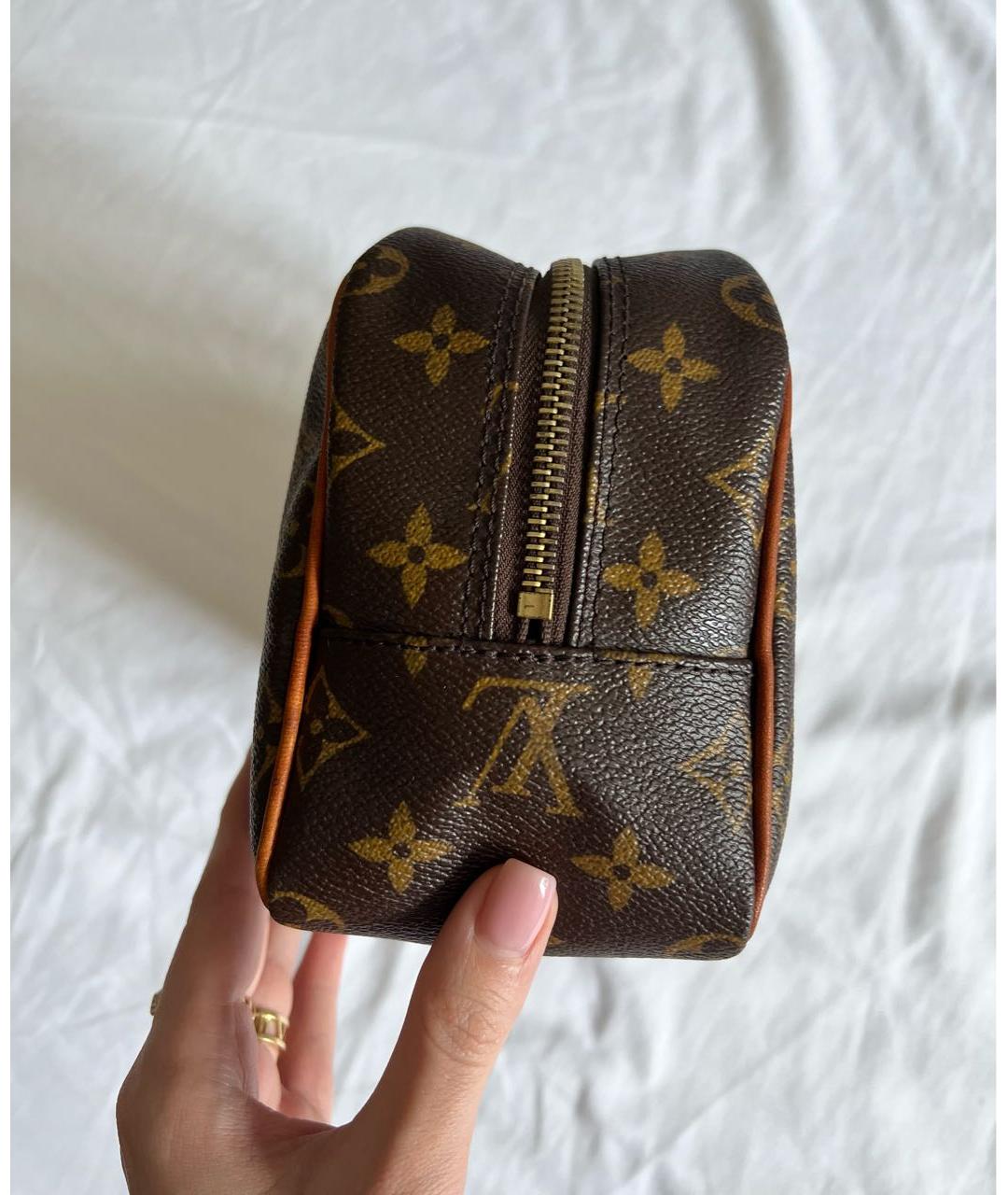 LOUIS VUITTON Коричневая косметичка, фото 4
