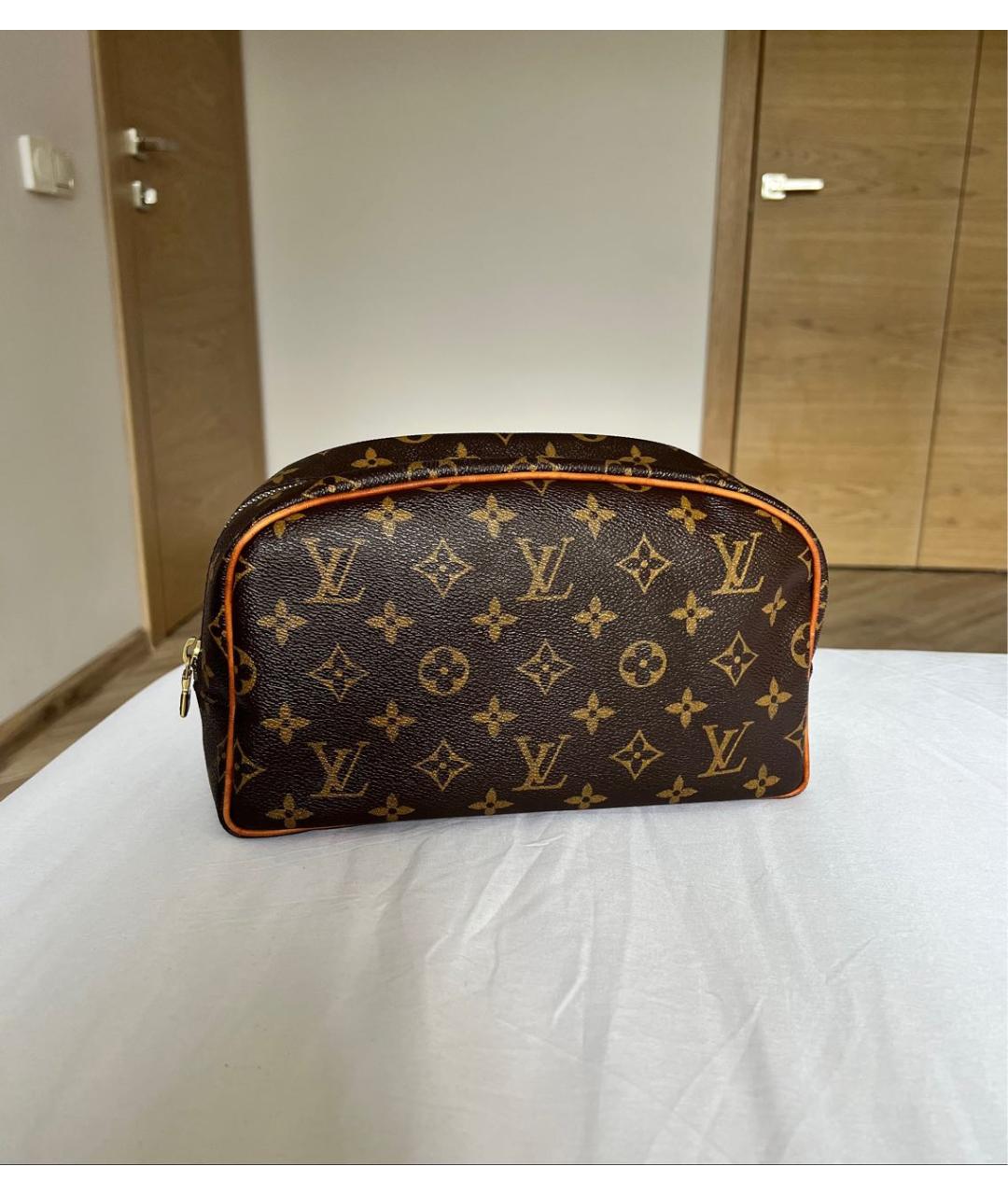 LOUIS VUITTON Коричневая косметичка, фото 9