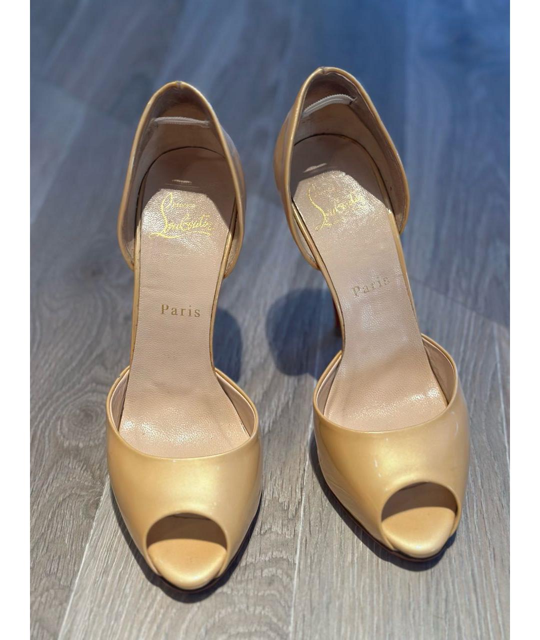 CHRISTIAN LOUBOUTIN Бежевые мюли из лакированной кожи, фото 3