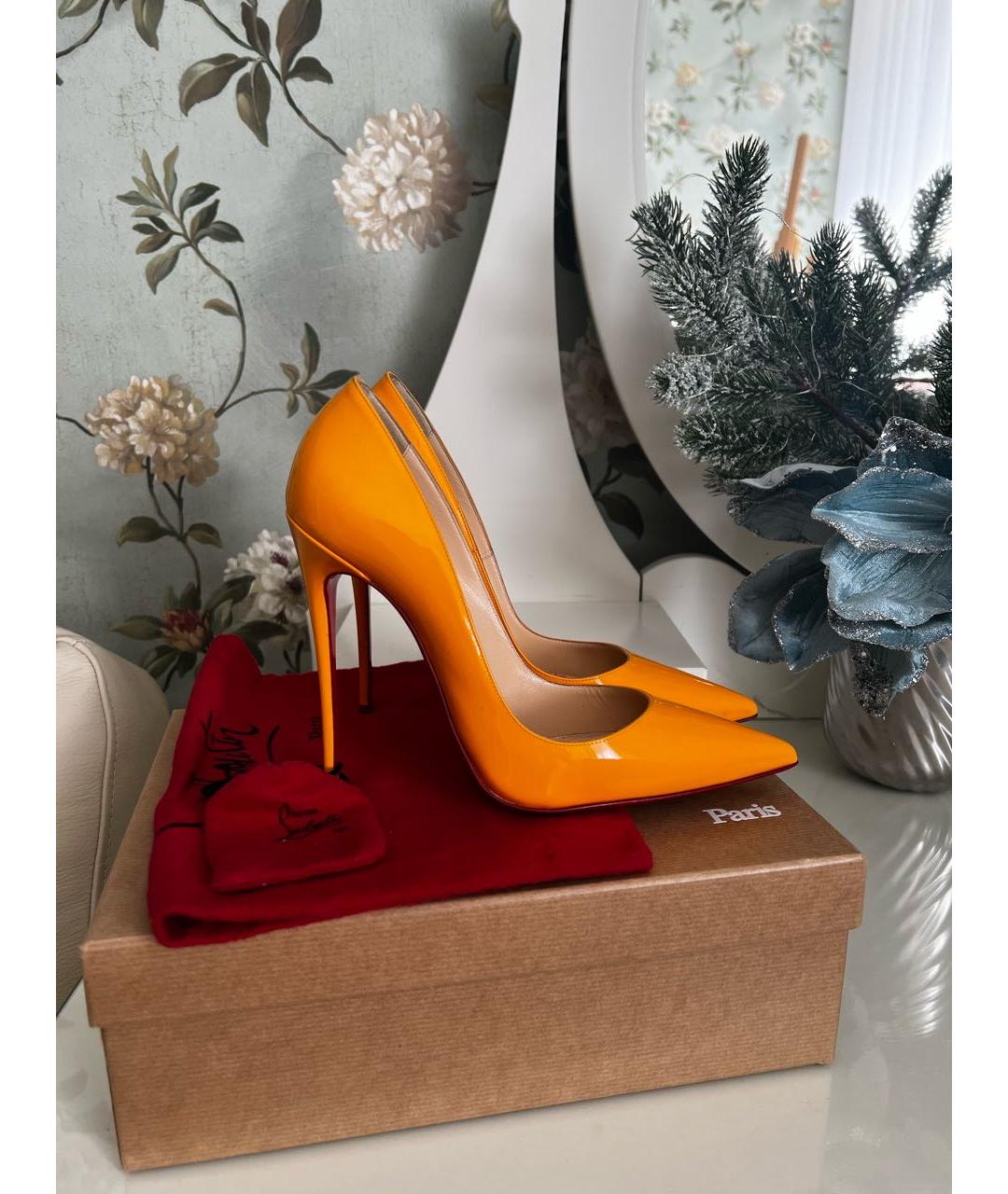 CHRISTIAN LOUBOUTIN Желтые туфли из лакированной кожи, фото 2