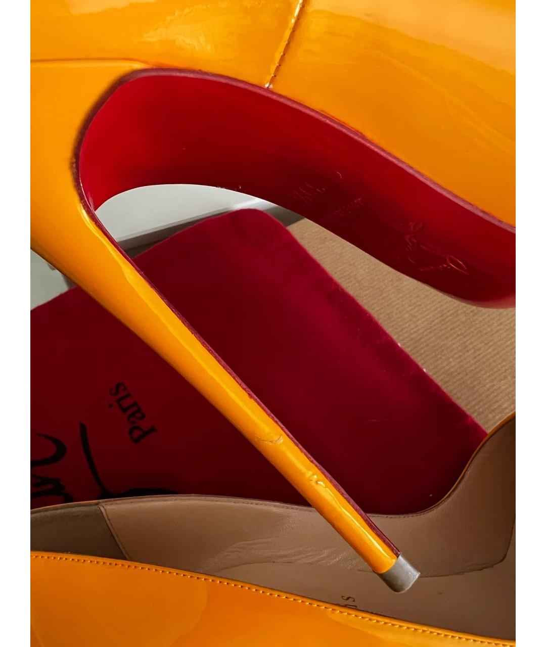 CHRISTIAN LOUBOUTIN Желтые туфли из лакированной кожи, фото 4