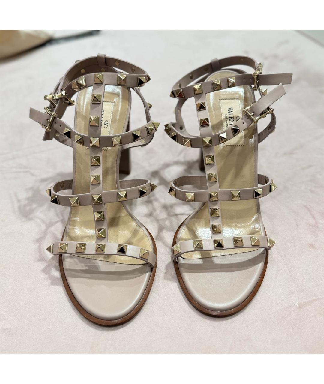 VALENTINO Бежевые кожаные босоножки, фото 2