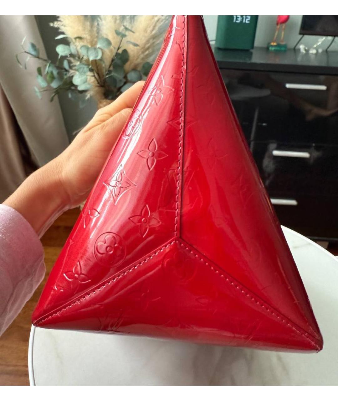 LOUIS VUITTON Красная сумка тоут из лакированной кожи, фото 4