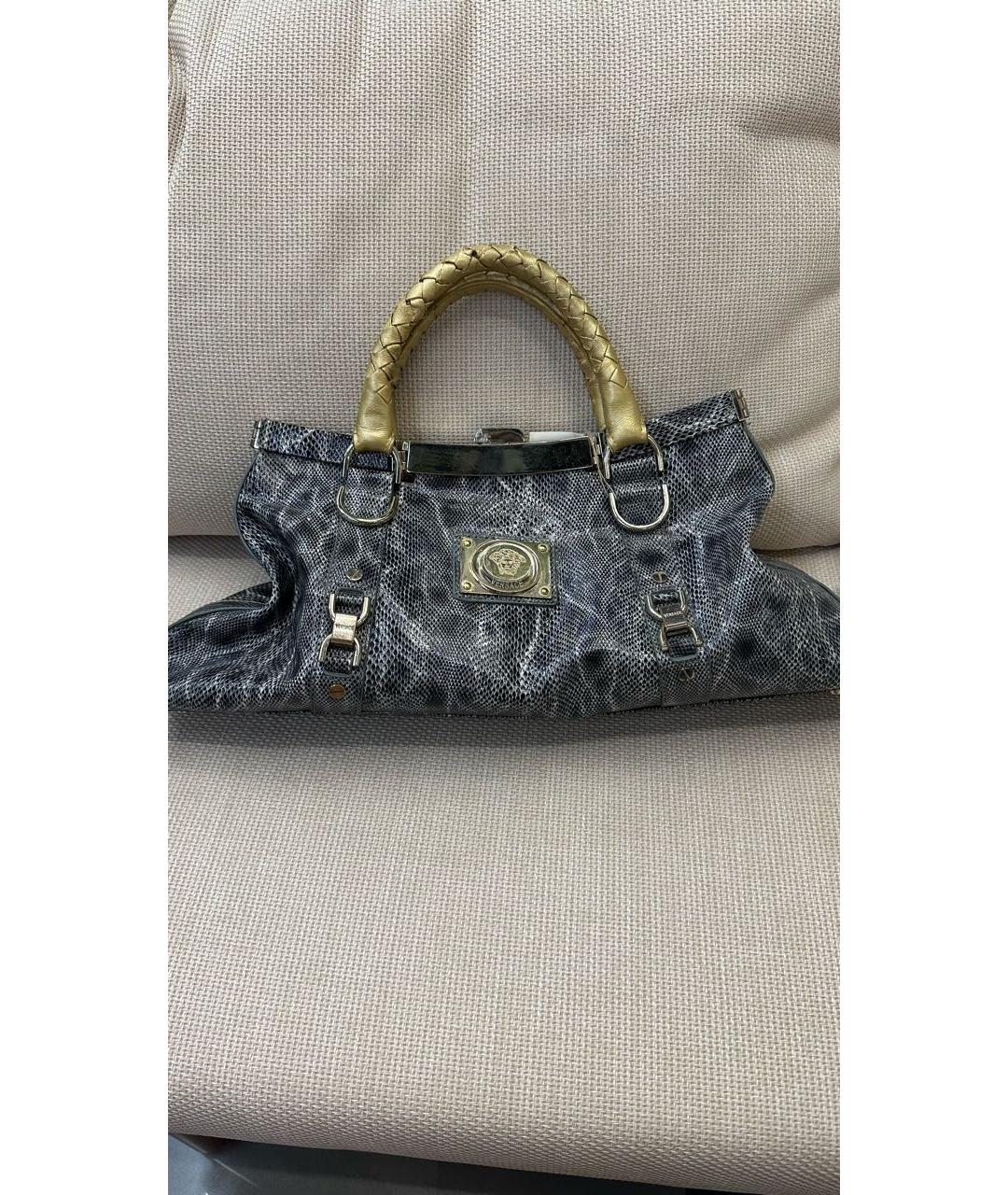 VERSACE COLLECTION Серая сумка с короткими ручками из экзотической кожи, фото 7