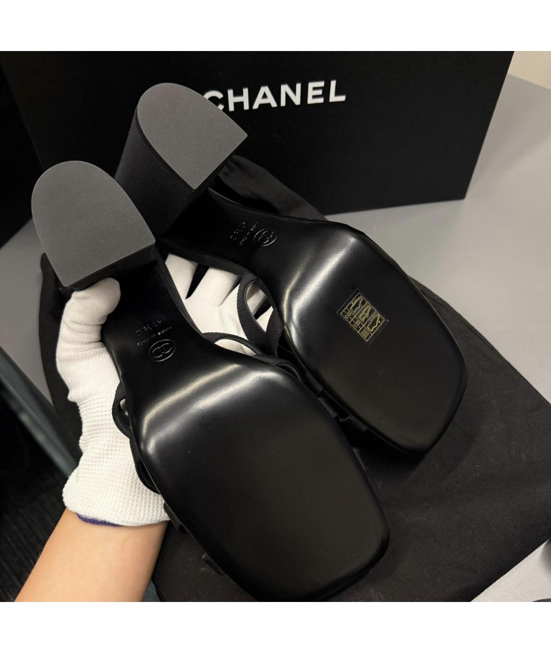CHANEL Черные кожаные босоножки, фото 2