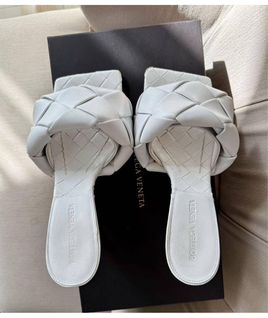 BOTTEGA VENETA Белые кожаные босоножки, фото 3