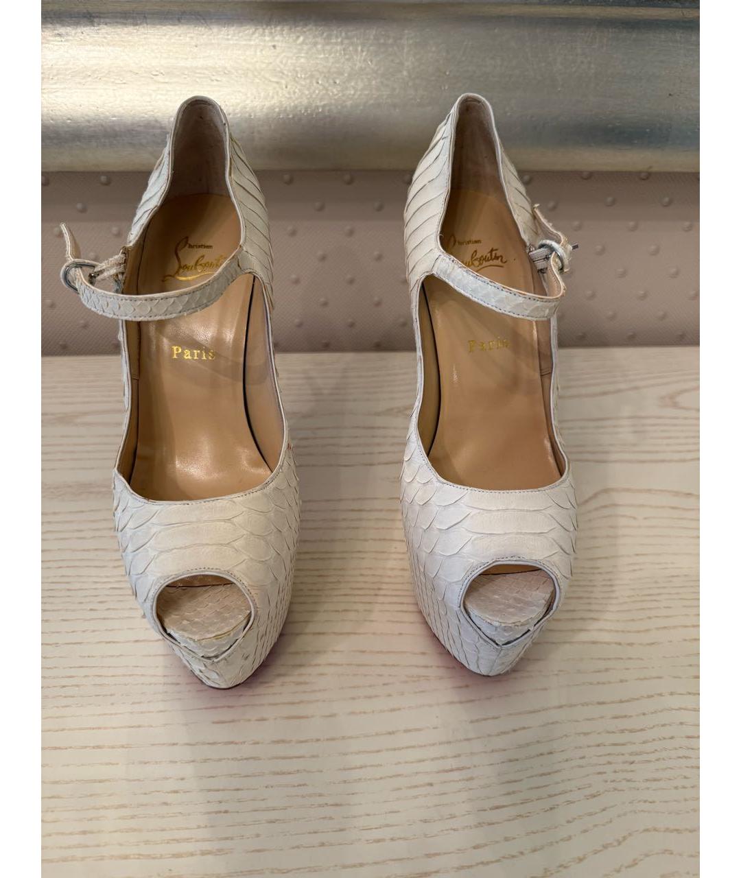 CHRISTIAN LOUBOUTIN Белые туфли, фото 2