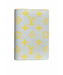 LOUIS VUITTON Обложка/футляр