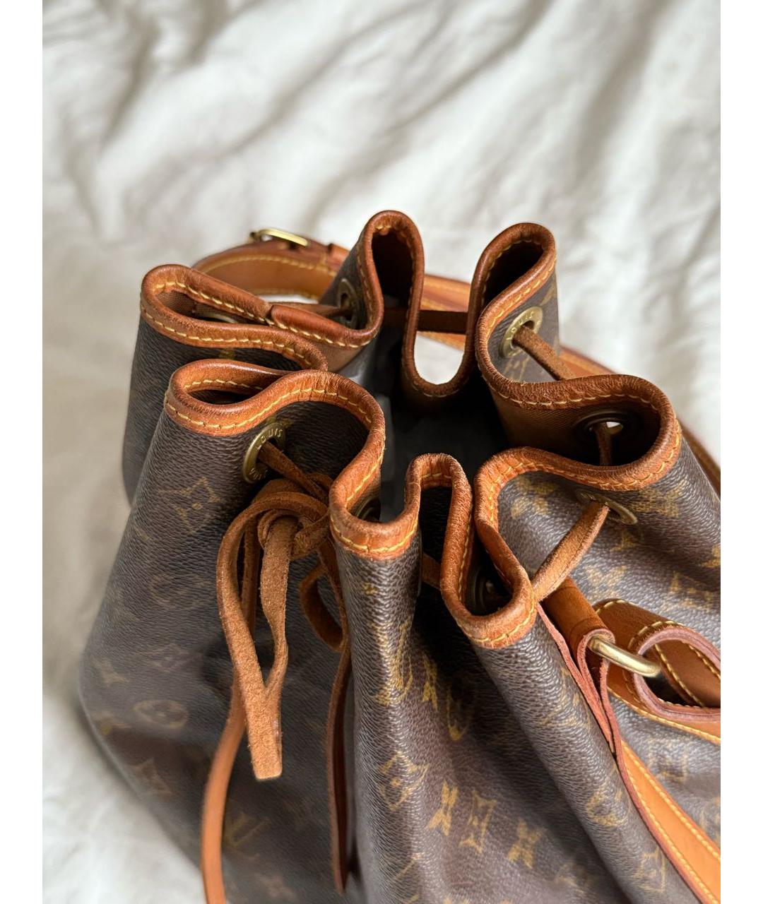 LOUIS VUITTON Коричневая кожаная сумка с короткими ручками, фото 4