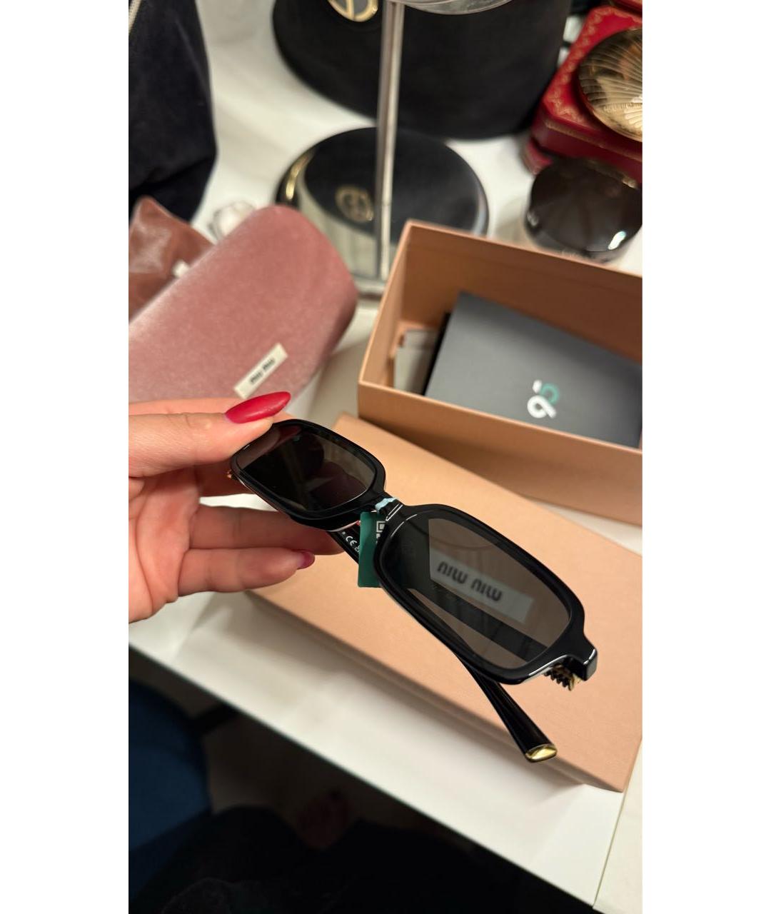 MIU MIU Черные пластиковые солнцезащитные очки, фото 3