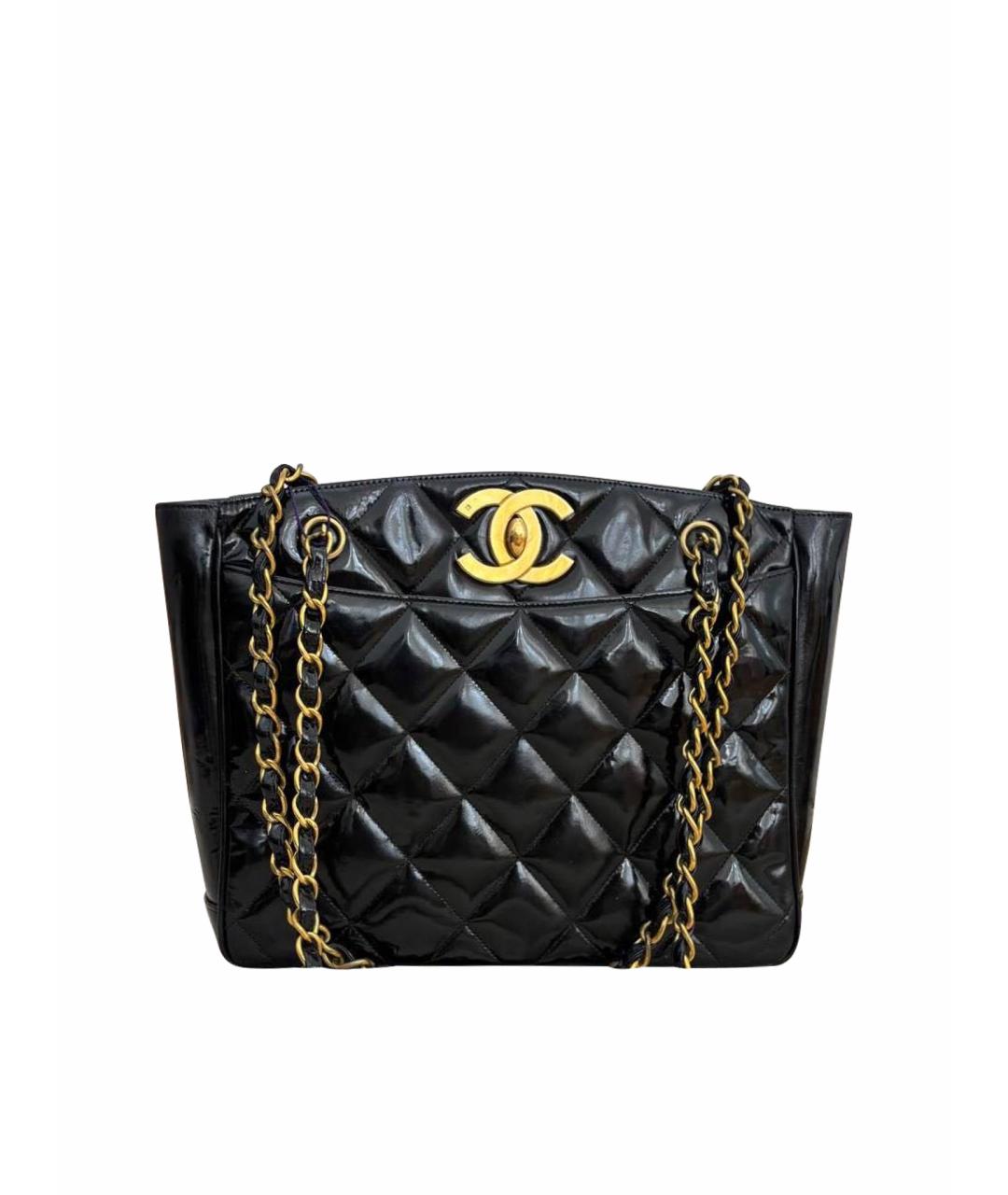 CHANEL Черная сумка через плечо из лакированной кожи, фото 1