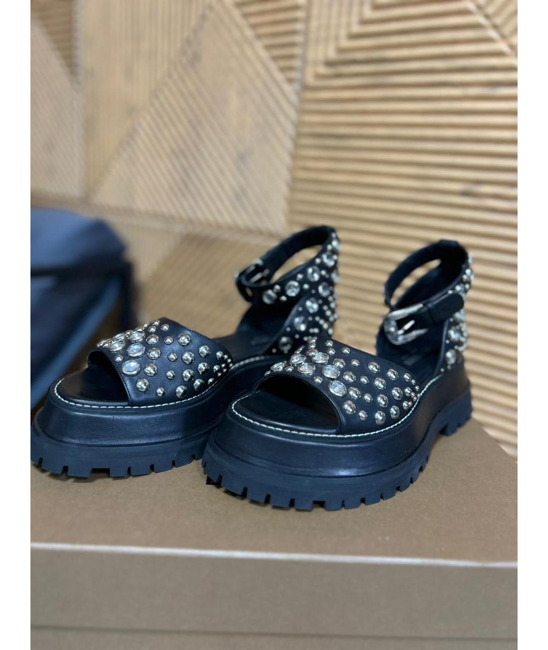 BURBERRY Черные кожаные сандалии, фото 2