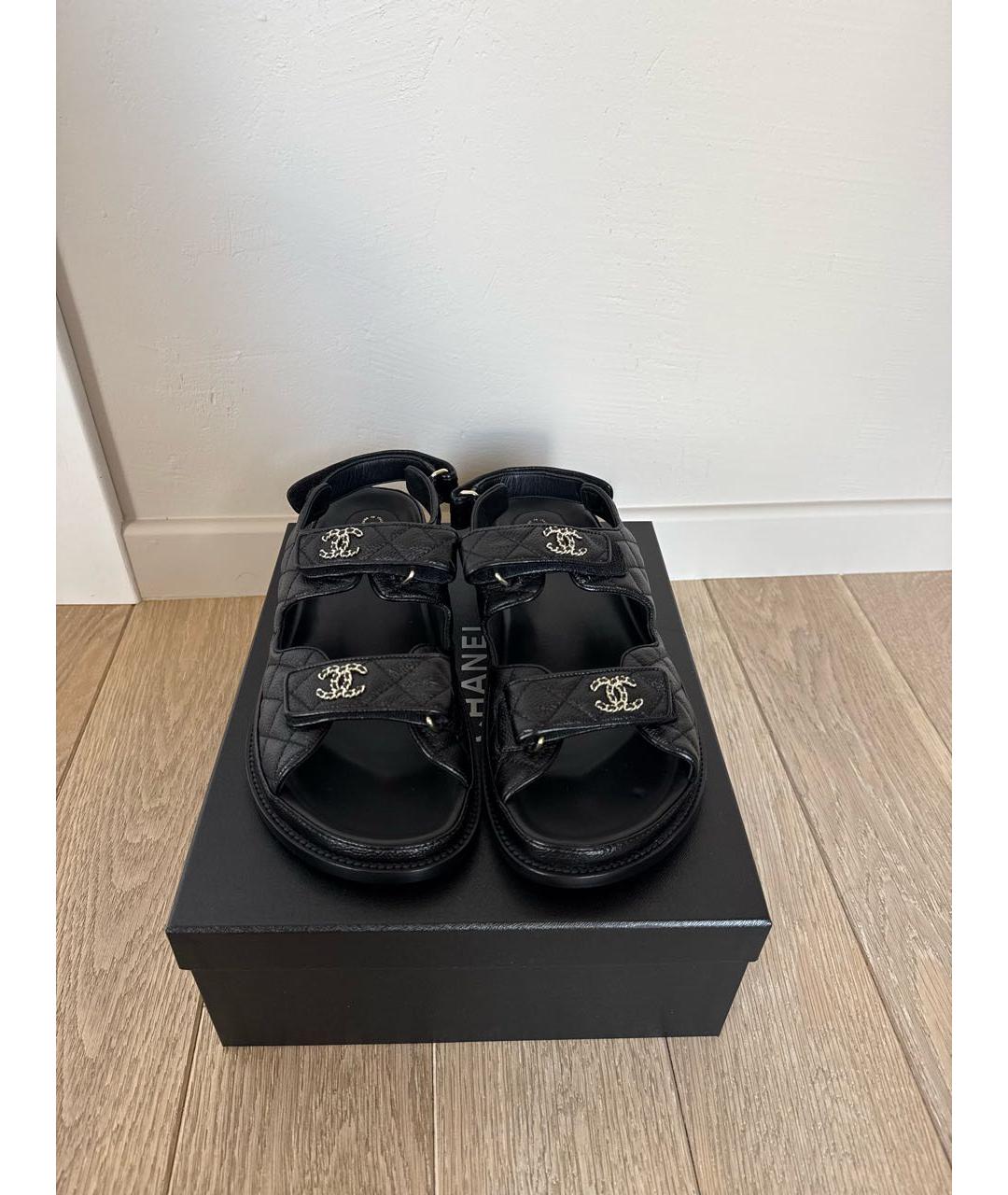 CHANEL Черные кожаные сандалии, фото 2