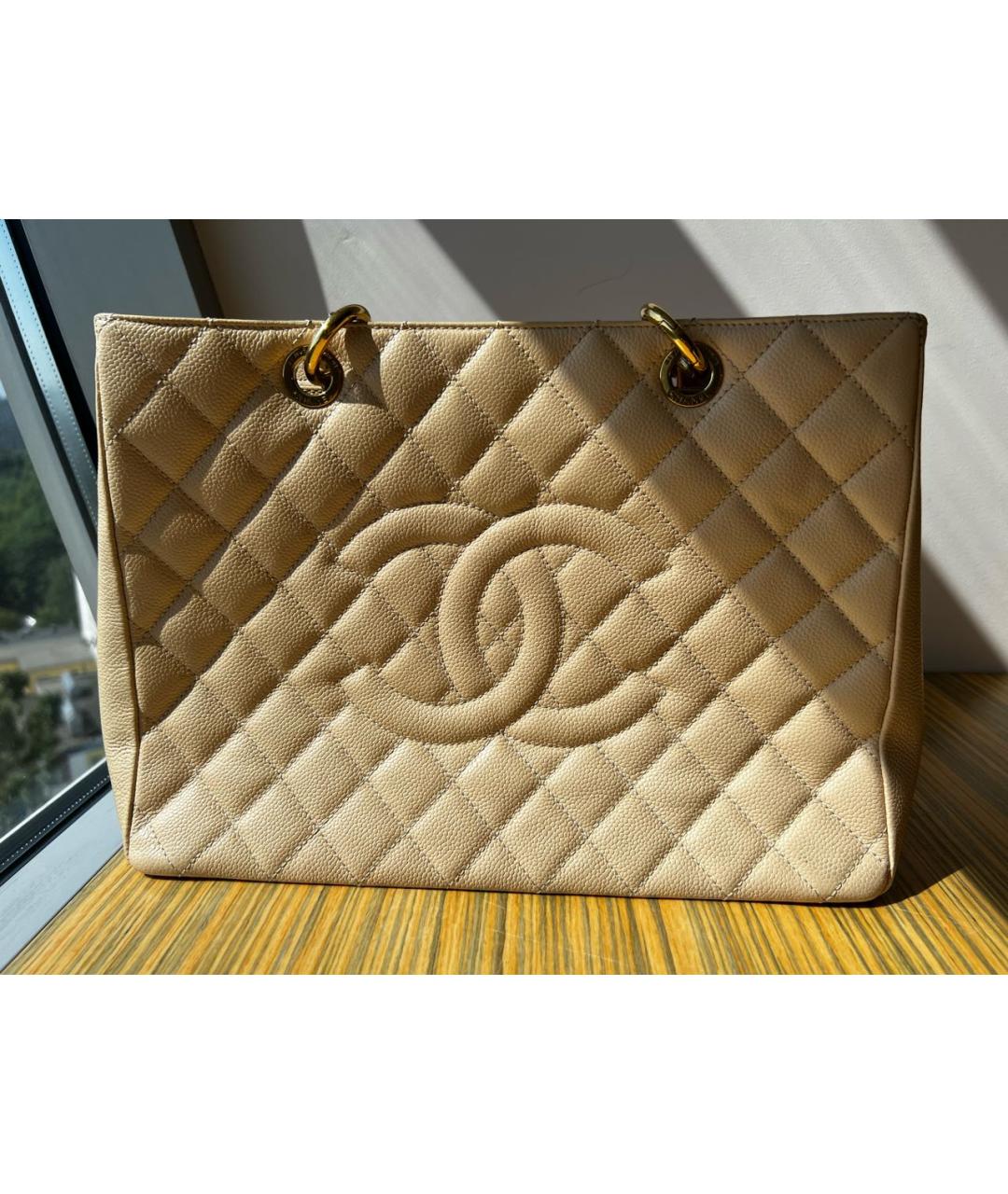 CHANEL Бежевая кожаная сумка тоут, фото 8