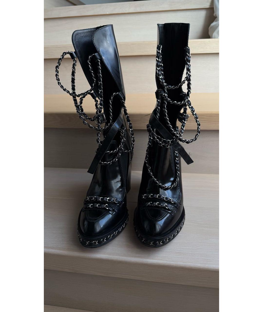 CHANEL Черные ботильоны из лакированной кожи, фото 3
