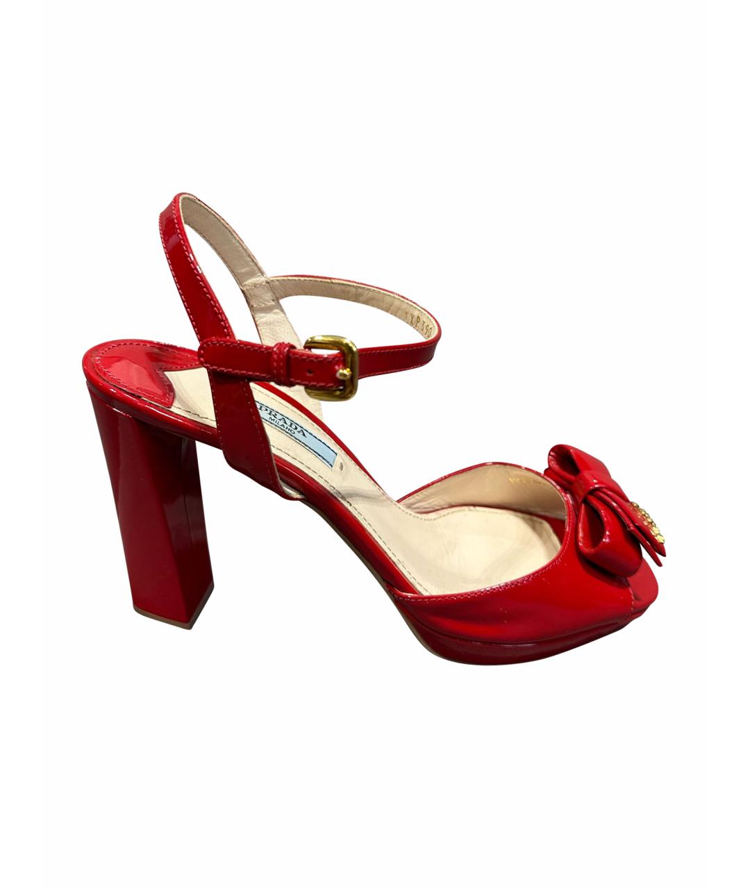 PRADA Красные босоножки из лакированной кожи, фото 1
