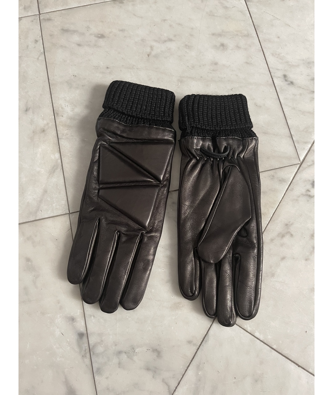 BOTTEGA VENETA Черные кожаные перчатки, фото 5