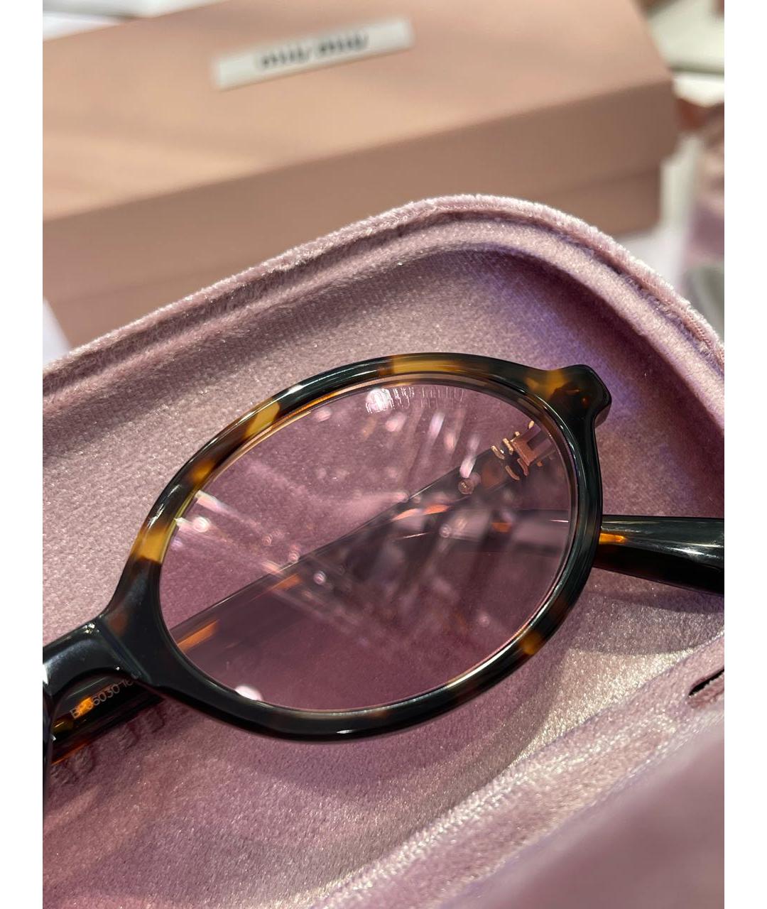 MIU MIU Коричневые пластиковые солнцезащитные очки, фото 3