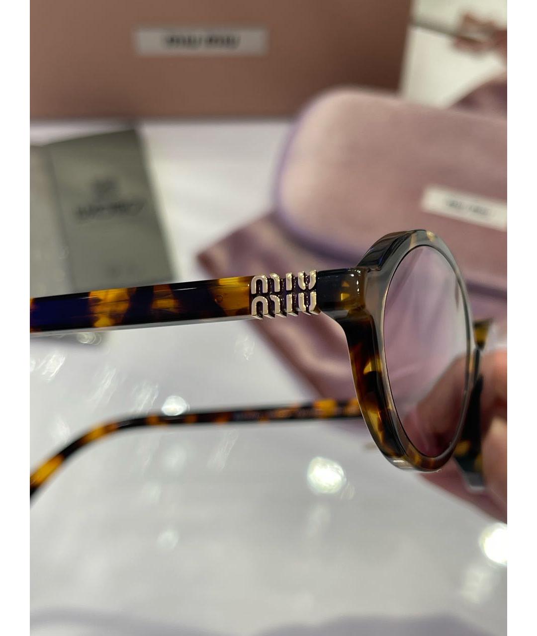 MIU MIU Коричневые пластиковые солнцезащитные очки, фото 4