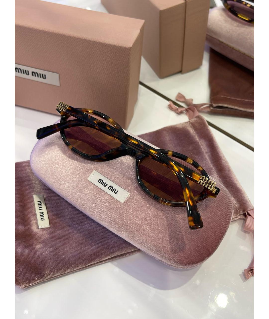 MIU MIU Коричневые пластиковые солнцезащитные очки, фото 6