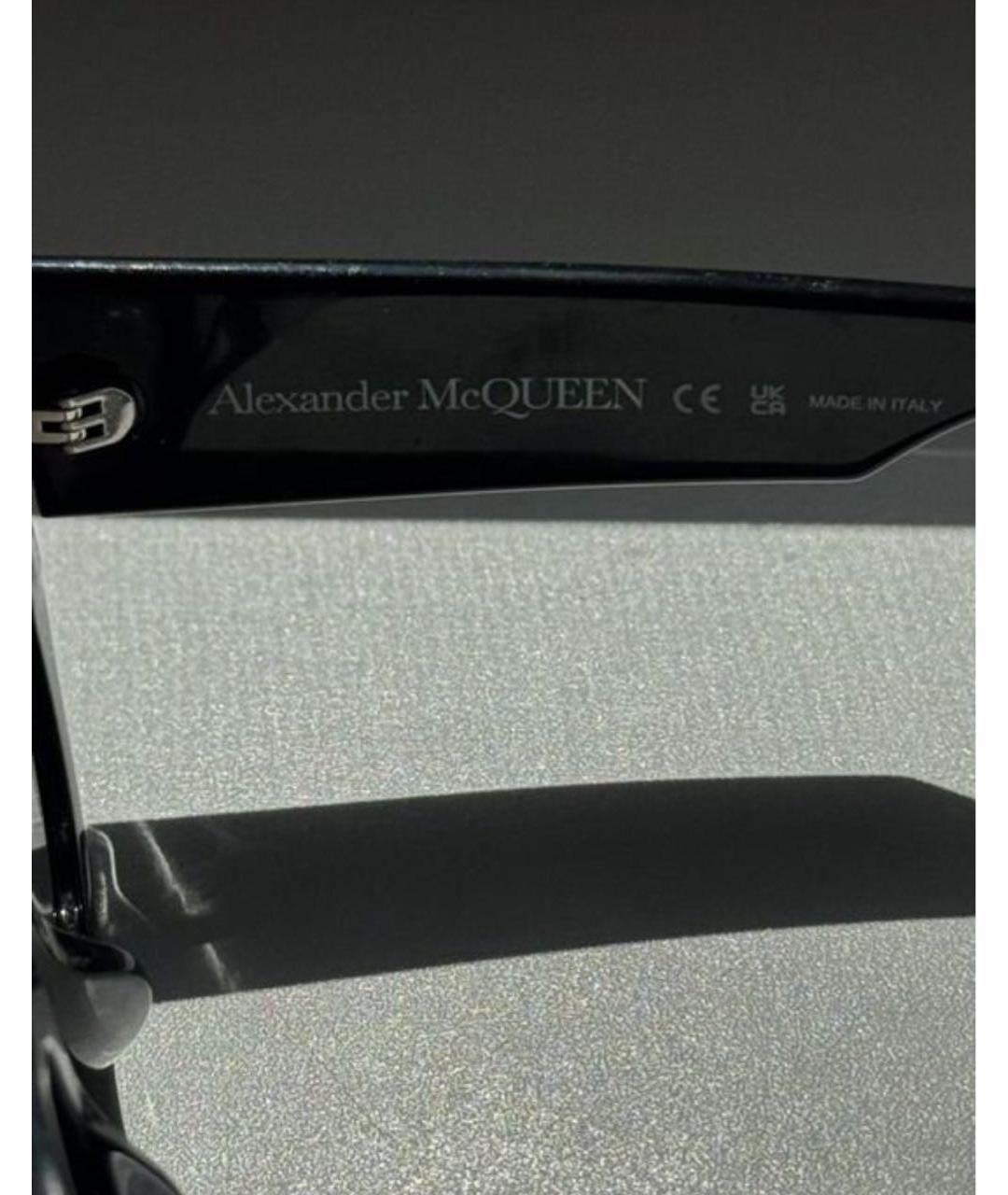 ALEXANDER MCQUEEN Черные пластиковые солнцезащитные очки, фото 4